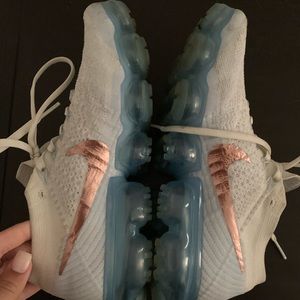 Used women’s Nike vapormax size 9